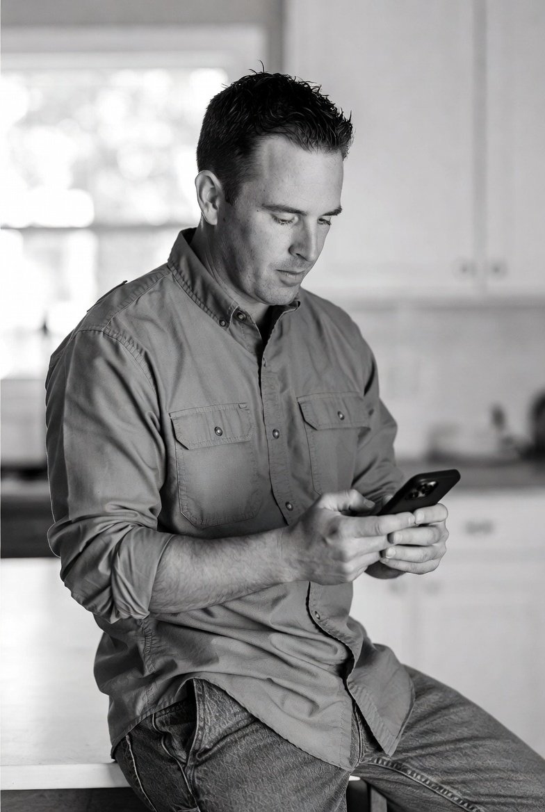 Texas electrician license renewal fees — electrician paying renewal fee online on phone
